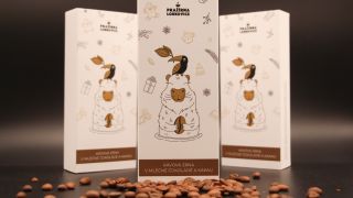 V Pražírně Lobkovice věříme, že opravdové kouzlo Vánoc se skrývá v maličkostech. ✨ V chvilkách, které voní po čerstvě...